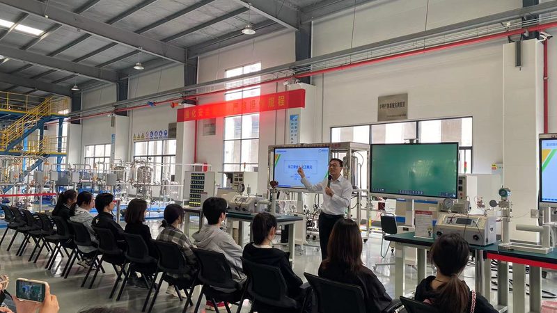 汽车工程塑料：上海厂家如何引领行业发展**